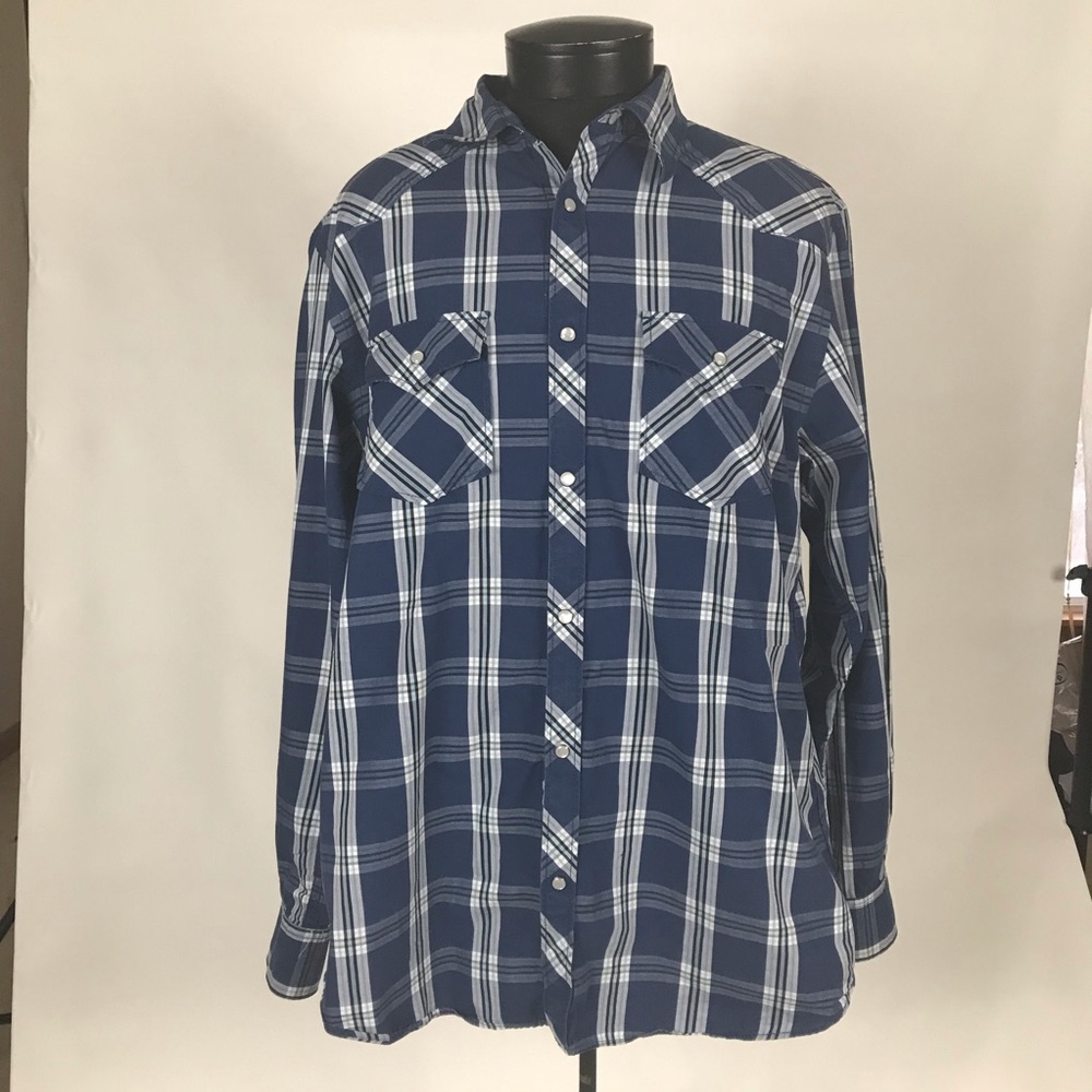 Men’s button up plaid casual shirt